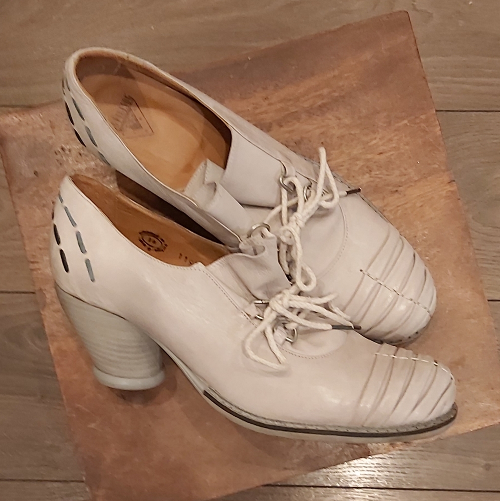Fluevog Mezzo Della ruched toe shoe